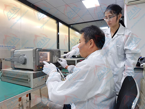 光学草莓视频WWW在线观看图片
