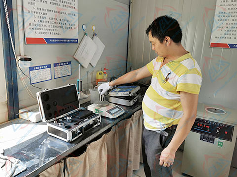 建材草莓视频网站黄图片