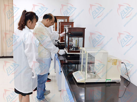 制造业草莓视频网站黄图片