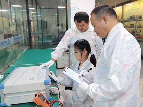 制造业草莓视频网站黄图片