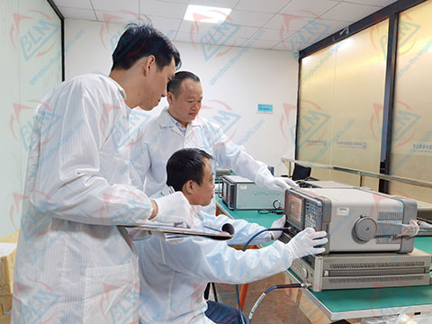 无线电草莓视频WWW在线观看实验室图片